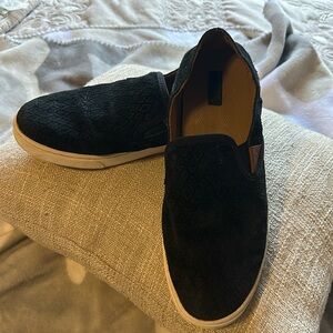 OLUKAI slip on Pehuea leather/suede sneakers with flexible back size 9